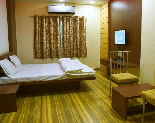 Hotel Vikrant Palace Solapur Exterior foto
